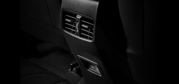 Cửa gió sau, cổng sạc USB-C