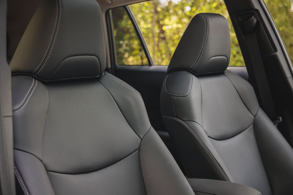 H&agrave;ng ghế ngồi ph&iacute;a trước