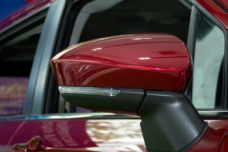 Gương chiếu hậu t&iacute;ch hợp b&aacute;o rẽ