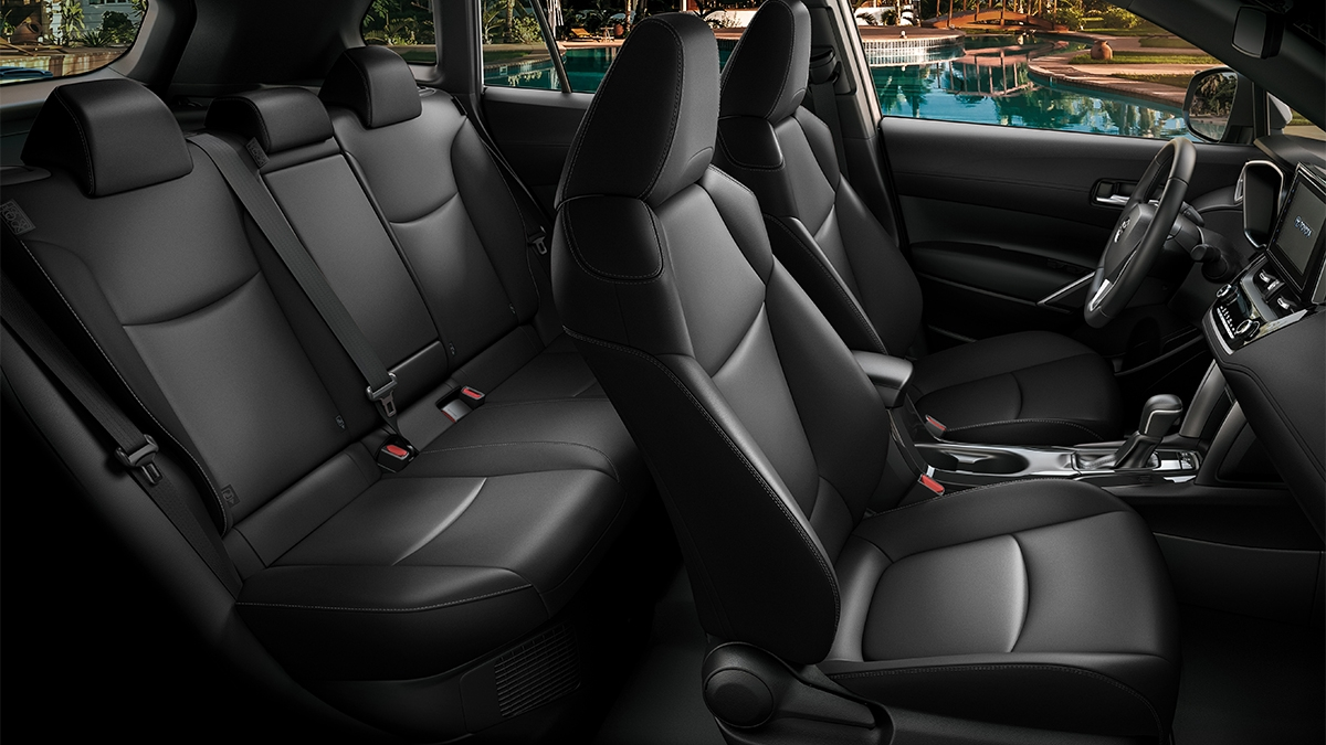 Hệ thống ghế ngồi trước v&agrave; sau 