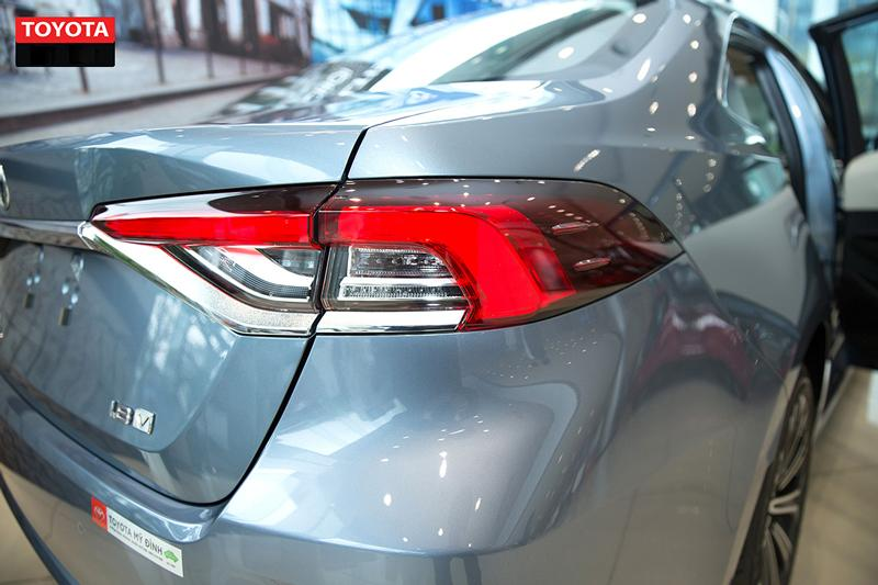 Thiết kế đu&ocirc;i xe Corolla Altis 2022