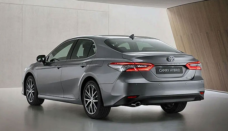 Toyota Camry c&oacute; ngoại h&igrave;nh to lớn v&agrave; thể thao