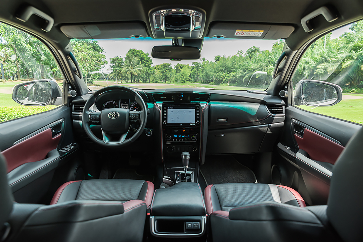 Nội thất xe Fortuner 2022