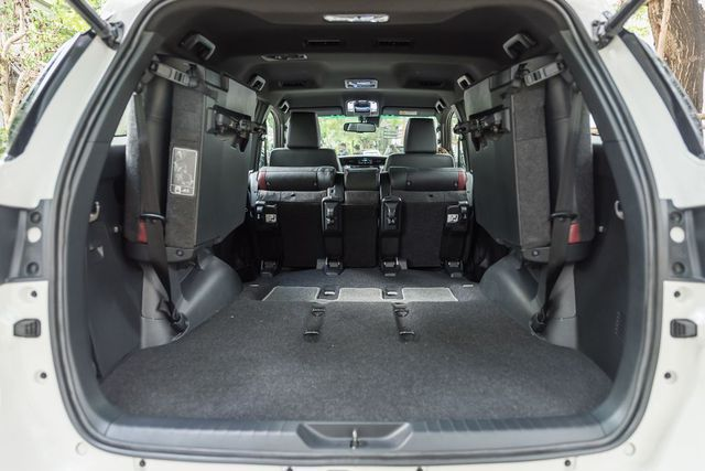 Khoang h&agrave;nh l&yacute;