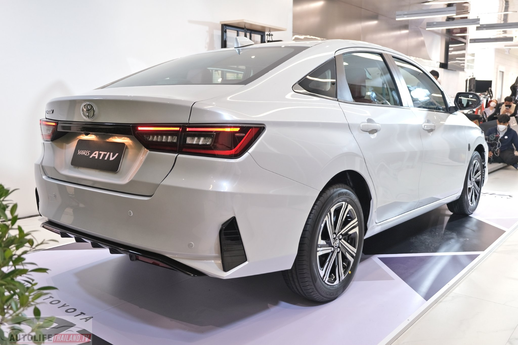 Thiết kế đu&ocirc;i xe Toyota Vios 2023