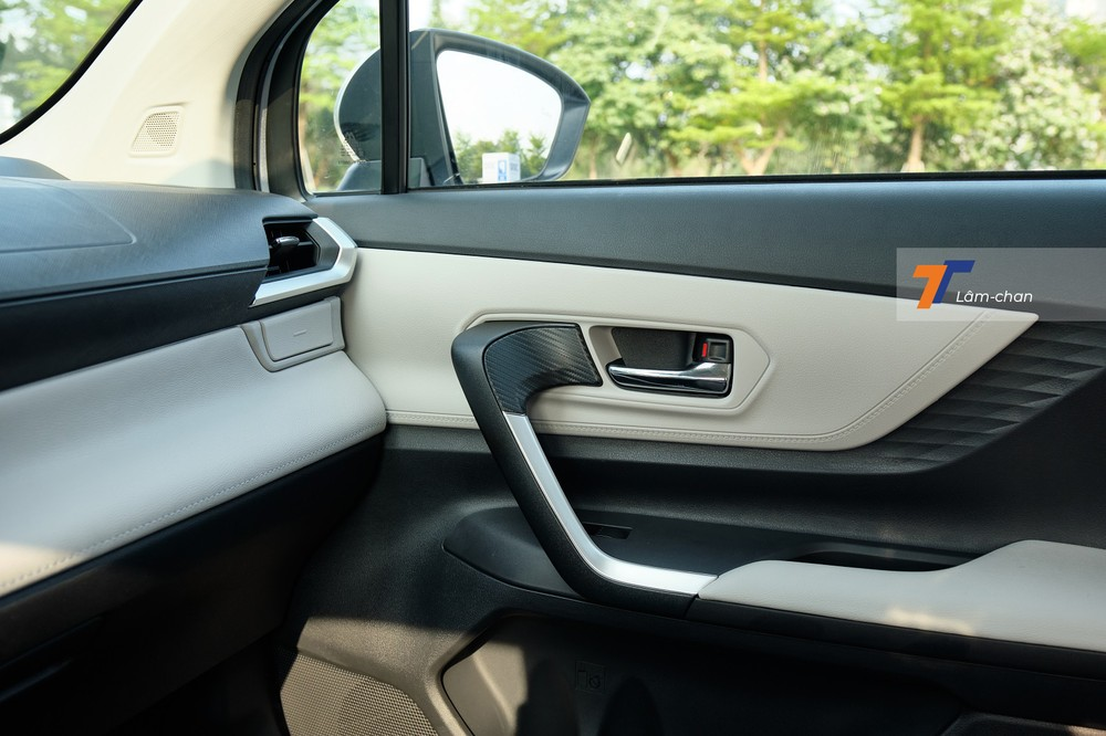 C&aacute;nh cửa xe