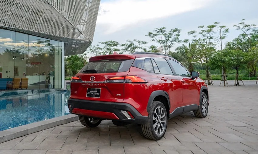 thiet-ke-duoi-xe-toyota-cross-2022