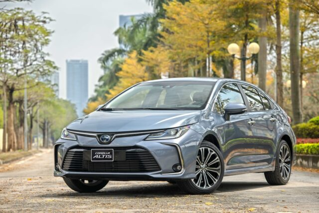 Toyota Corolla Altis Hybrid 2023