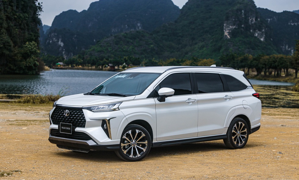 Gi&aacute; xe Veloz 2023 chi tiết c&aacute;c phi&ecirc;n bản