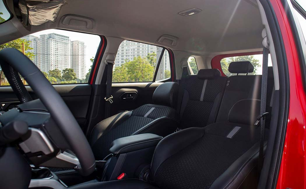 H&agrave;ng ghế ngồi khoang h&agrave;nh kh&aacute;ch ph&iacute;a sau