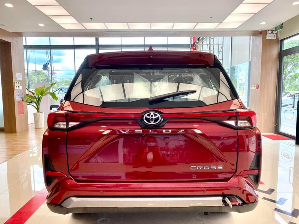 Cụm đ&egrave;n hậu