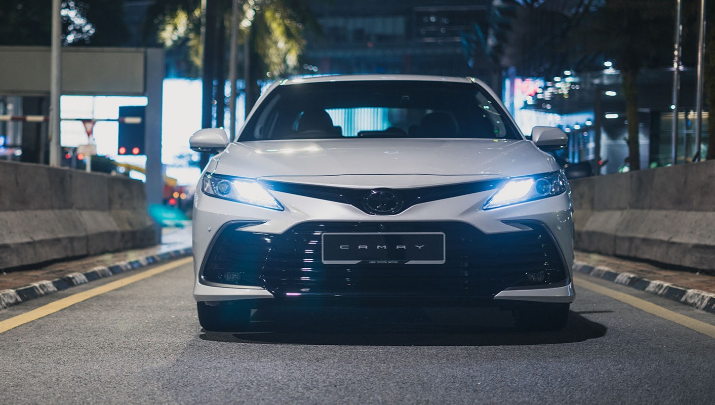 Đầu xe Camry Hybrid 2023