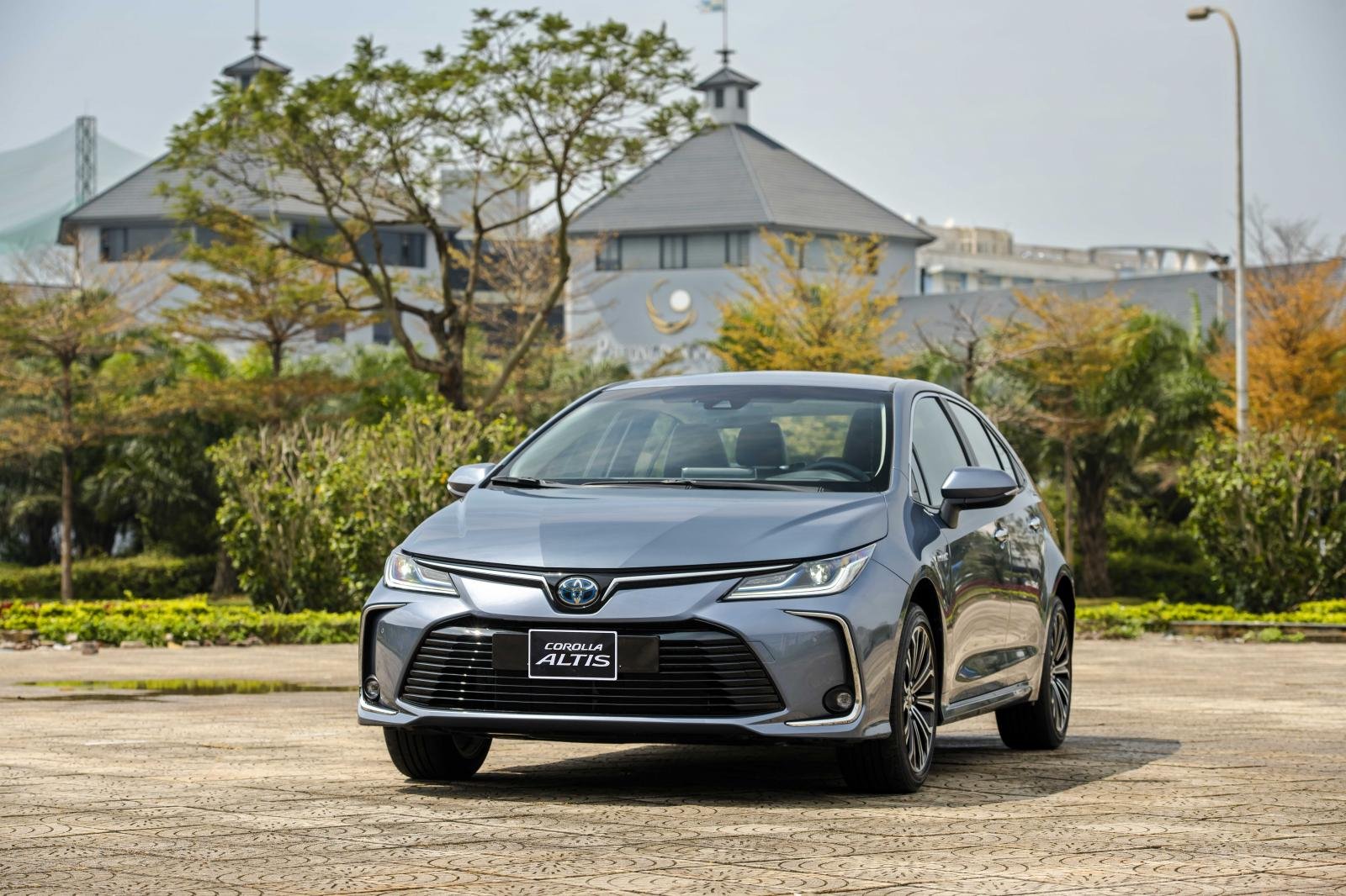 Gi&aacute; xe Toyota Altis 2023 lăn b&aacute;nh c&aacute;c phi&ecirc;n bản