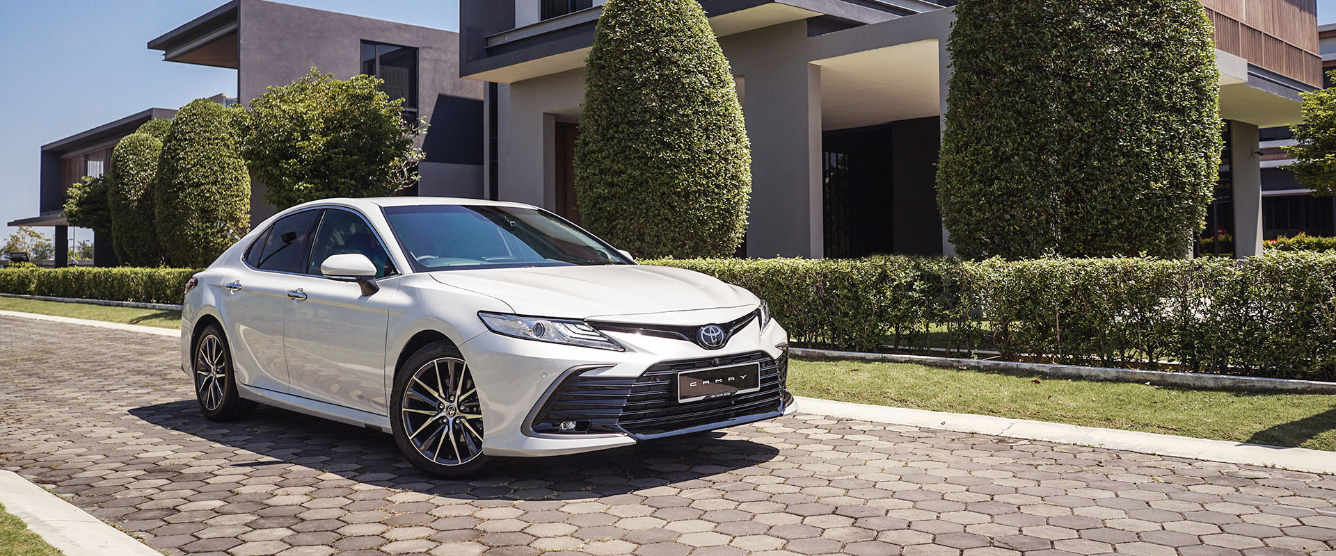 Toyota Camry 2023 với thiết kế sang trọng độc đ&aacute;o