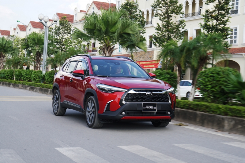 Xe Toyota Corolla Cross m&agrave;u đỏ tại Toyota Lạng Sơn