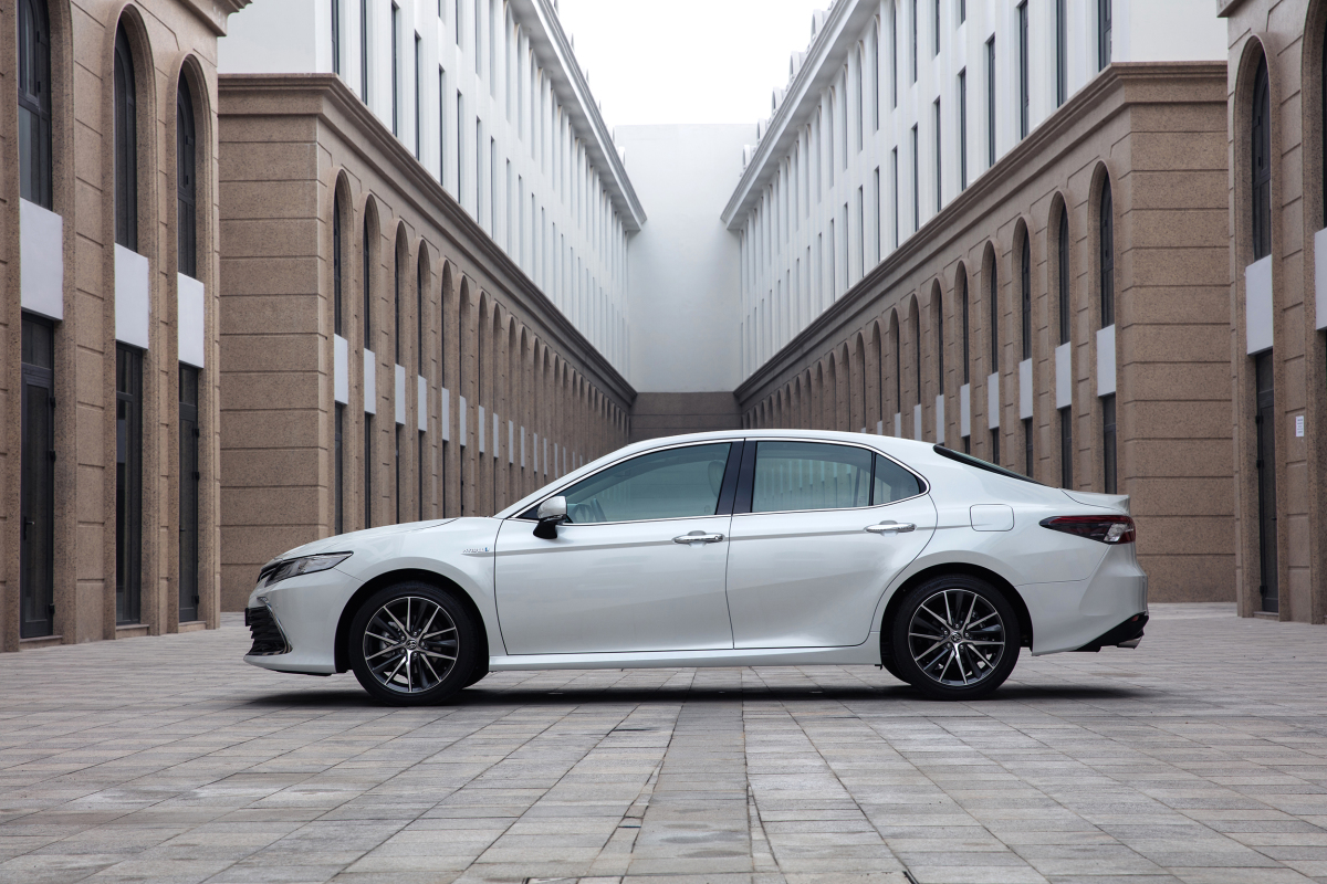 Thiết kế h&ocirc;ng xe Camry 2022