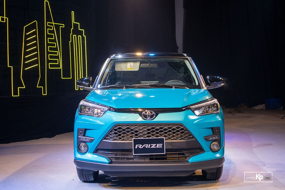 Thiết kế đầu xe Toyota Raize khỏe khoắn năng động