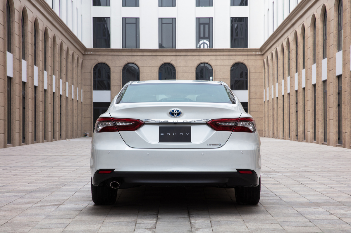 Thiết kế đu&ocirc;i xe Camry 2022