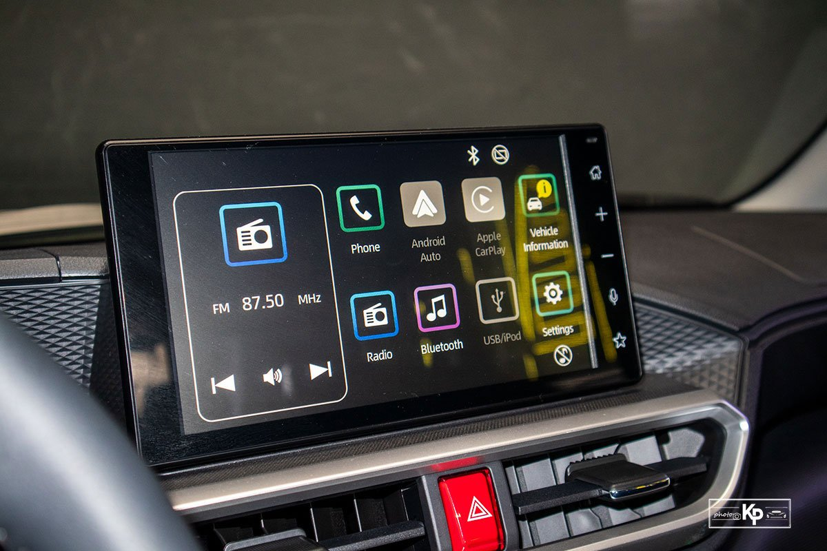 M&agrave;n h&igrave;nh giải tr&iacute; xe Toyota Raize 2022