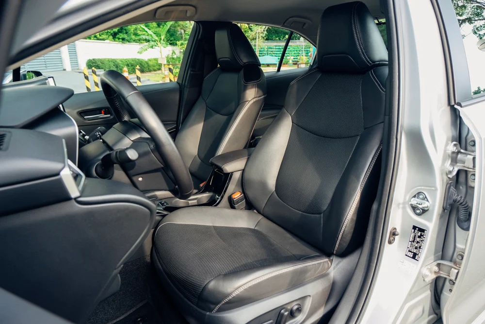 Hàng ghế ngồi trước