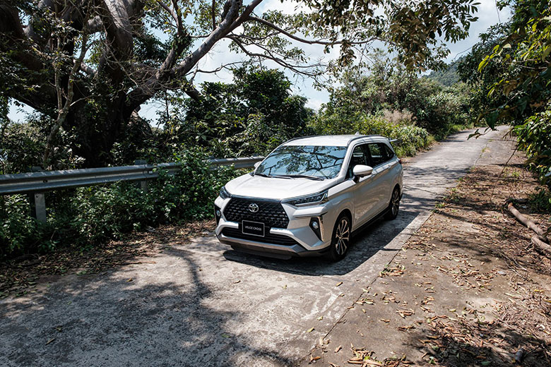 H&igrave;nh ảnh Toyota Veloz vận h&agrave;nh trong chuyến d&atilde; ngoại