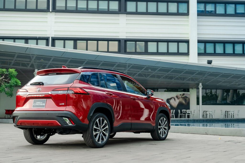 Phần đu&ocirc;i xe Toyota Corolla Cross 1.8V 2022